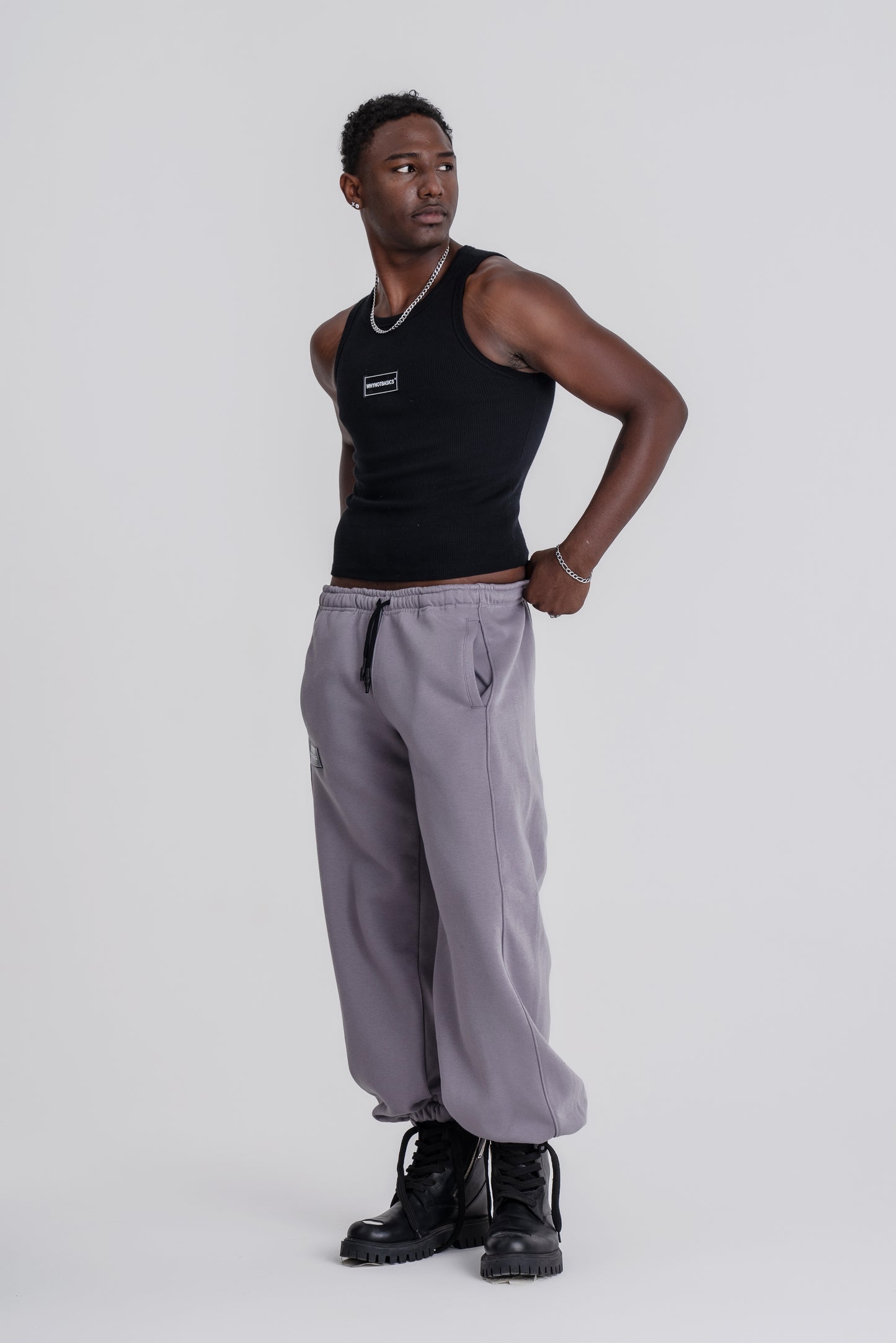 [PRE VENTA 15/08] JOGGER LEO